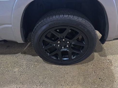 Used 2021 RAM 1500 Laramie AWD/4WD image 32