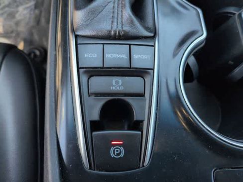 Used 2018 Toyota Camry XSE image 37