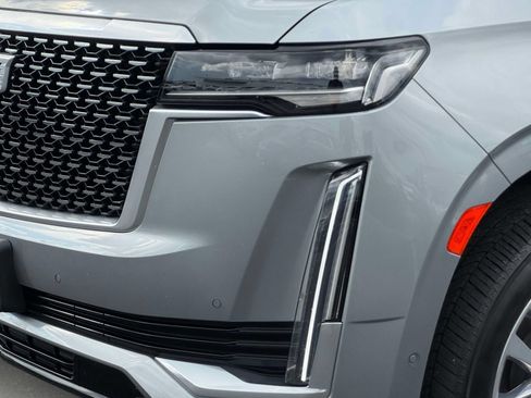 Certified 2024 Cadillac Escalade Premium Luxury AWD/4WD image 30