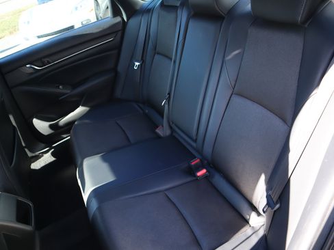 Used 2018 Honda Accord Sport image 21