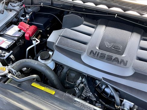 Used 2024 Nissan Titan PRO-4X w/ Pro-4x Convenience Package AWD/4WD image 32
