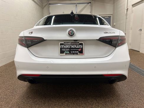 Used 2024 Alfa Romeo Giulia Ti AWD/4WD image 3