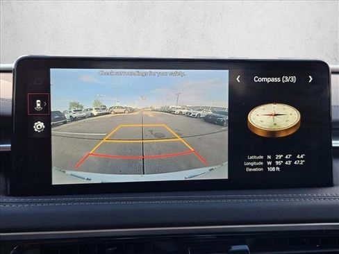 Used 2025 Genesis G70 2.5T image 16