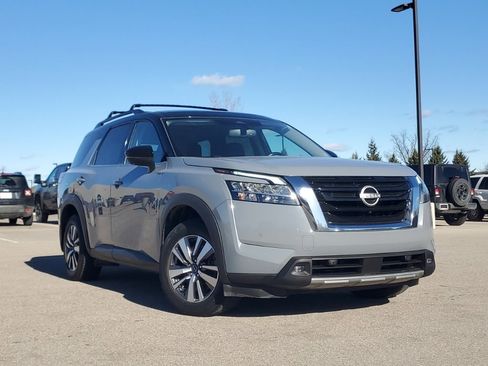 Used 2022 Nissan Pathfinder SL image 38