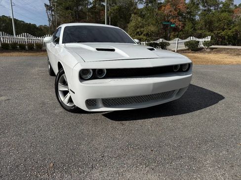 Used 2018 Dodge Challenger SXT image 35