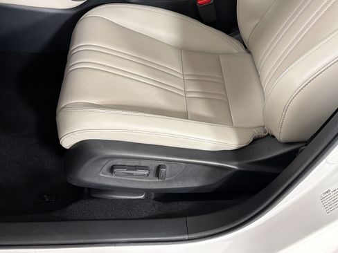 Certified 2024 Honda HR-V EX-L image 15