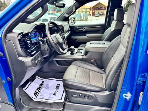 Used 2022 Chevrolet Silverado 1500 ZR2 w/ Technology Package image 10