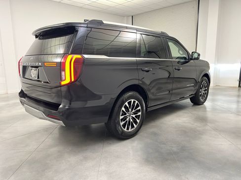 Used 2025 Ford Expedition Platinum AWD/4WD image 7