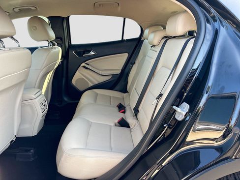 Used 2017 Mercedes-Benz GLA 250 w/ Premium Package image 23