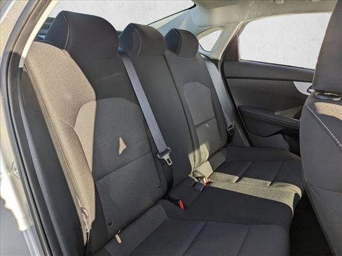 Used 2022 Kia Forte LXS image 18