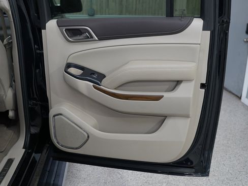 Used 2019 GMC Yukon XL Denali w/ Denali Ultimate Package image 32