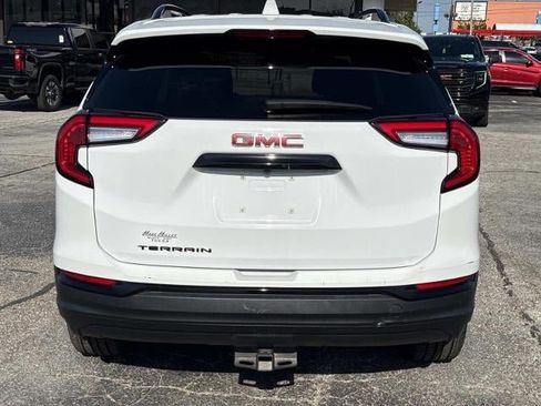 Used 2024 GMC Terrain SLE w/ Driver Convenience Package FWD image 5