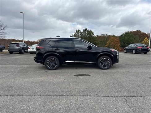 New 2026 Nissan Rogue Platinum w/ Platinum Premium Package image 3