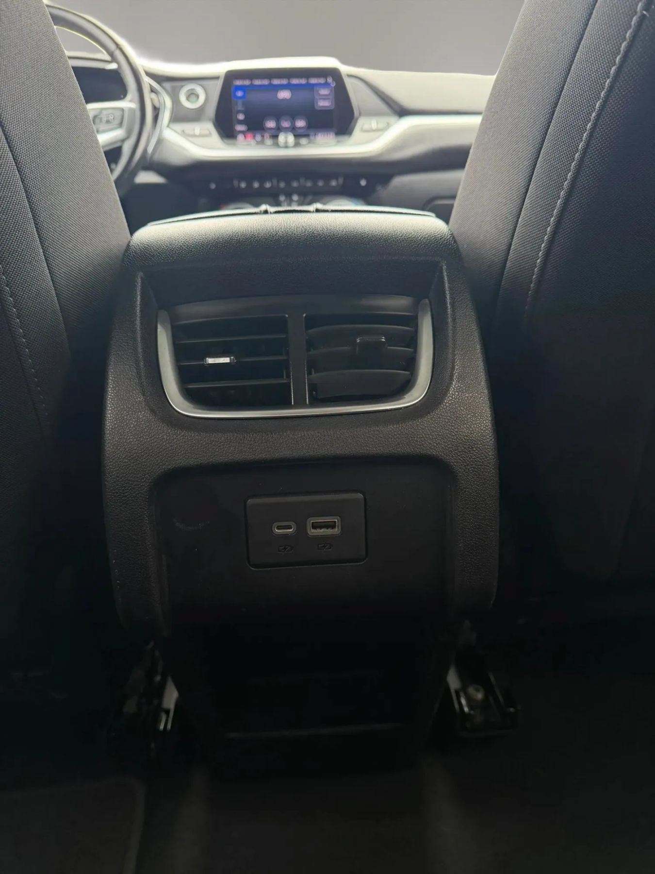 Used 2020 Chevrolet Blazer LT FWD image 15
