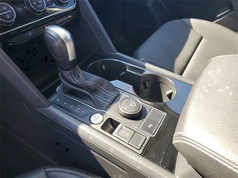 Used 2023 Volkswagen Atlas SE image 24