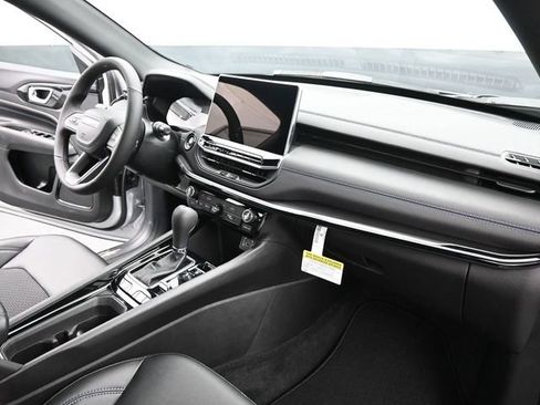 New 2026 Jeep Compass Latitude AWD/4WD image 25