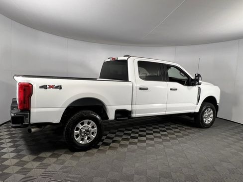 Used 2023 Ford F250 XLT w/ Snow Plow Prep Package image 5