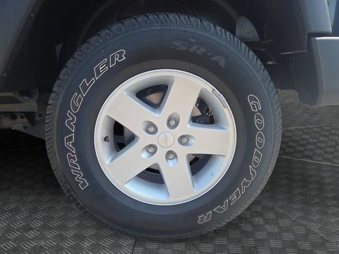 Used 2012 Jeep Wrangler Unlimited Sport AWD/4WD image 30