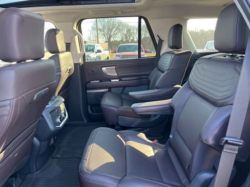 Used 2025 Ford Expedition Platinum w/ Platinum Ultimate Package image 17