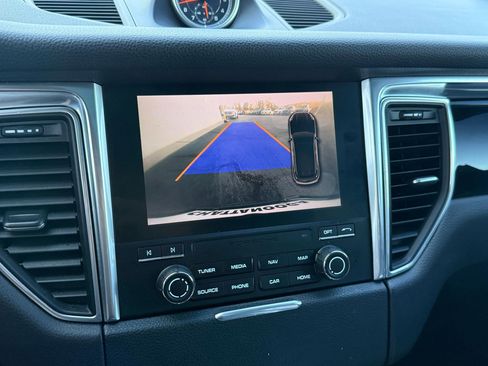 Used 2018 Porsche Macan Sport Edition image 29