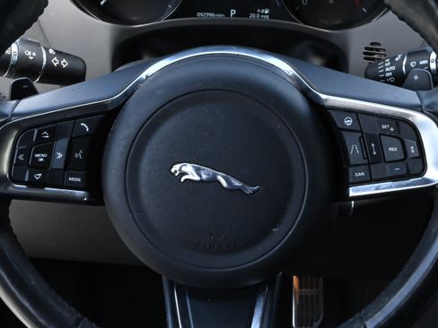 Used 2019 Jaguar F-PACE Prestige AWD/4WD image 24