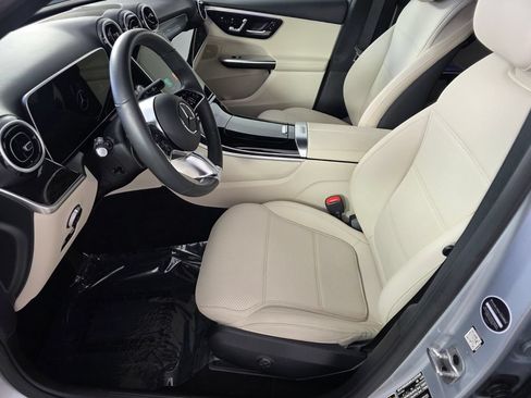 Used 2026 Mercedes-Benz GLC 300 image 9