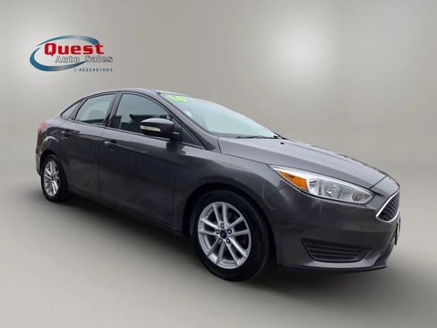 Used 2016 Ford Focus SE FWD image 1