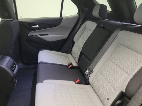 Used 2022 Chevrolet Equinox LS w/ LS Convenience Package image 18