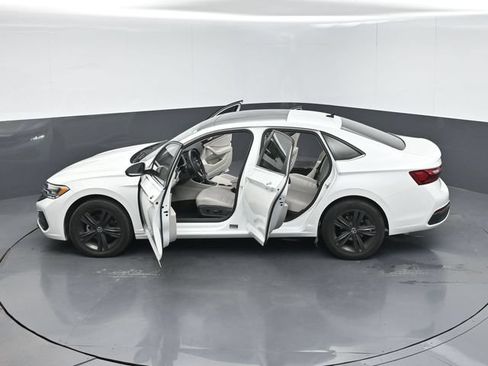 Used 2024 Volkswagen Jetta SE FWD image 54