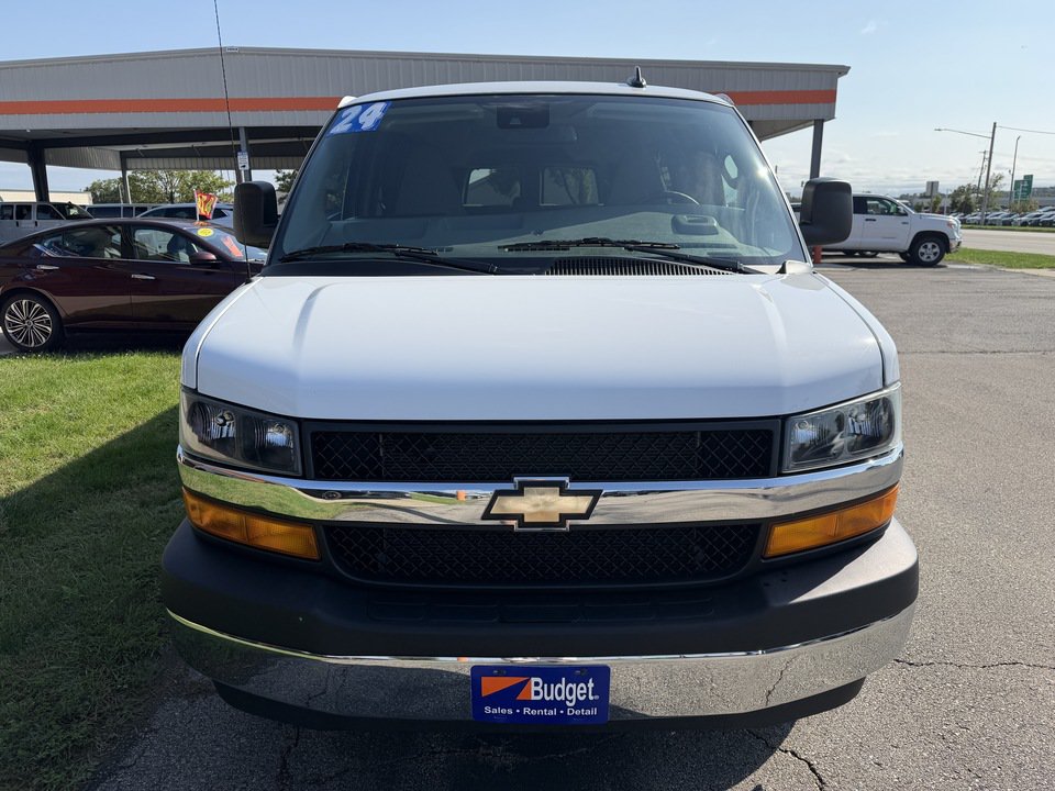 Used 2024 Chevrolet Express 3500 LT w/ LT Preferred Equipment Group RWD image 8
