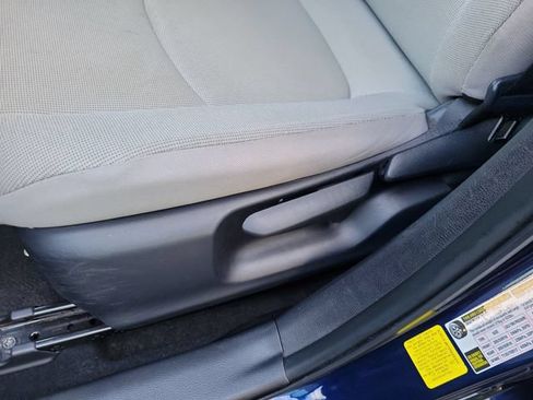 Used 2022 Toyota Corolla LE FWD image 19