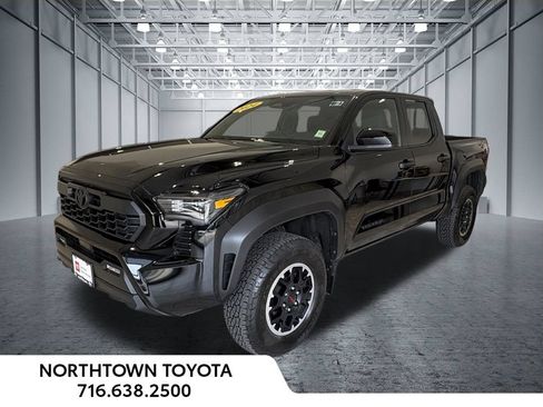 Used 2024 Toyota Tacoma TRD Off-Road AWD/4WD image 5