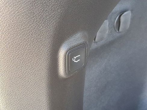 Used 2022 Jeep Cherokee Latitude Lux w/ Sun & Sound Group image 30