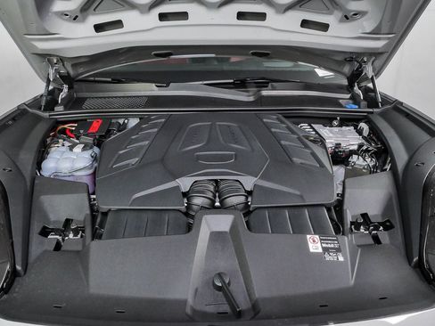 New 2026 Porsche Cayenne GTS AWD/4WD image 37