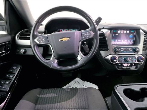Used 2018 Chevrolet Suburban LS image 8