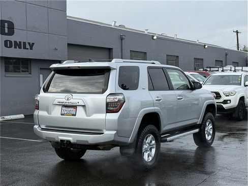 Used 2017 Toyota 4Runner SR5 image 6