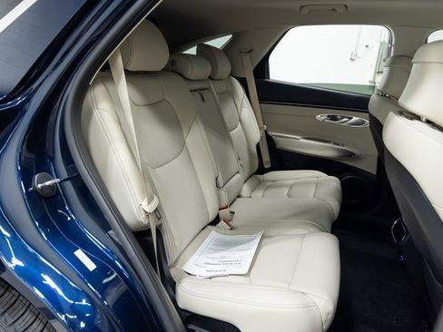 Used 2023 Genesis GV70 2.5T Select w/ Select Package image 25