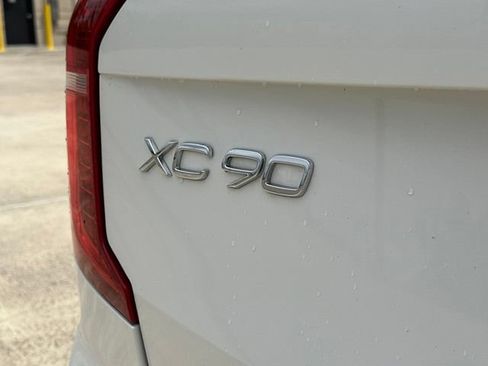 Certified 2024 Volvo XC90 B5 Plus AWD/4WD image 39