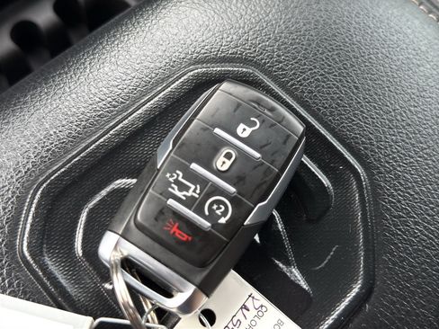 Used 2023 RAM 1500 Laramie AWD/4WD image 38