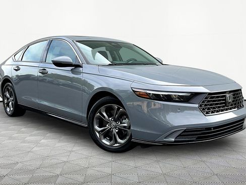 Used 2023 Honda Accord EX-L image 3