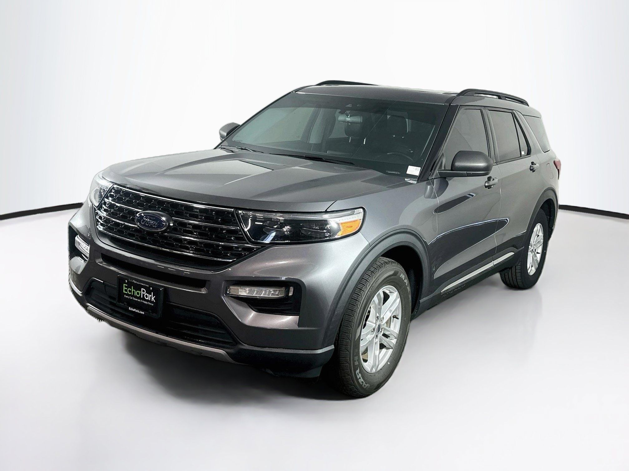 Used 2021 Ford Explorer XLT w/ Equipment Group 202A AWD/4WD image 3