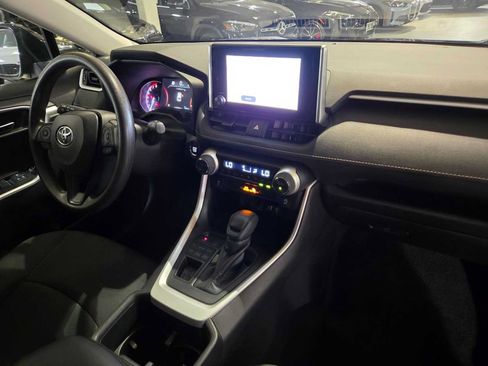 Used 2025 Toyota RAV4 XLE AWD/4WD image 10