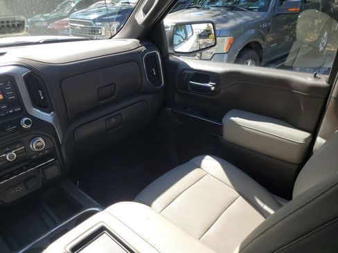 Certified 2022 GMC Sierra 1500 SLT w/ SLT Convenience Package image 18