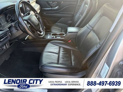 Used 2022 Lincoln Corsair AWD w/ Premium Package image 10