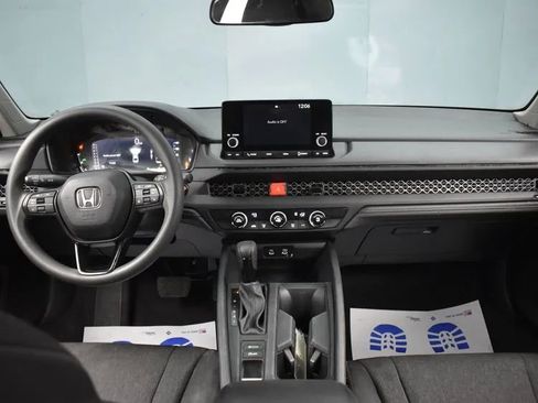 Used 2025 Honda Accord LX image 18