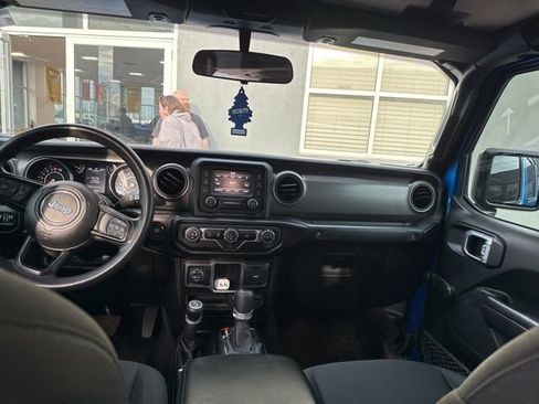 Used 2021 Jeep Gladiator Sport image 23