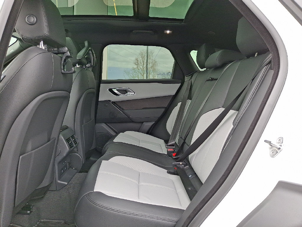Used 2026 Land Rover Range Rover Velar S AWD/4WD image 6