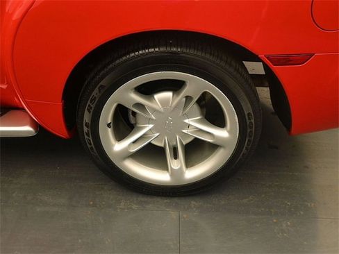 Used 2004 Chevrolet SSR w/ Preferred Equipment Group image 9