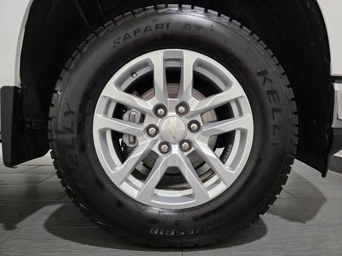 Used 2019 Chevrolet Silverado 1500 LT w/ Z71 Off-Road Package AWD/4WD image 25