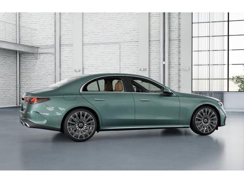 New 2026 Mercedes-Benz E 450 4MATIC Sedan image 18